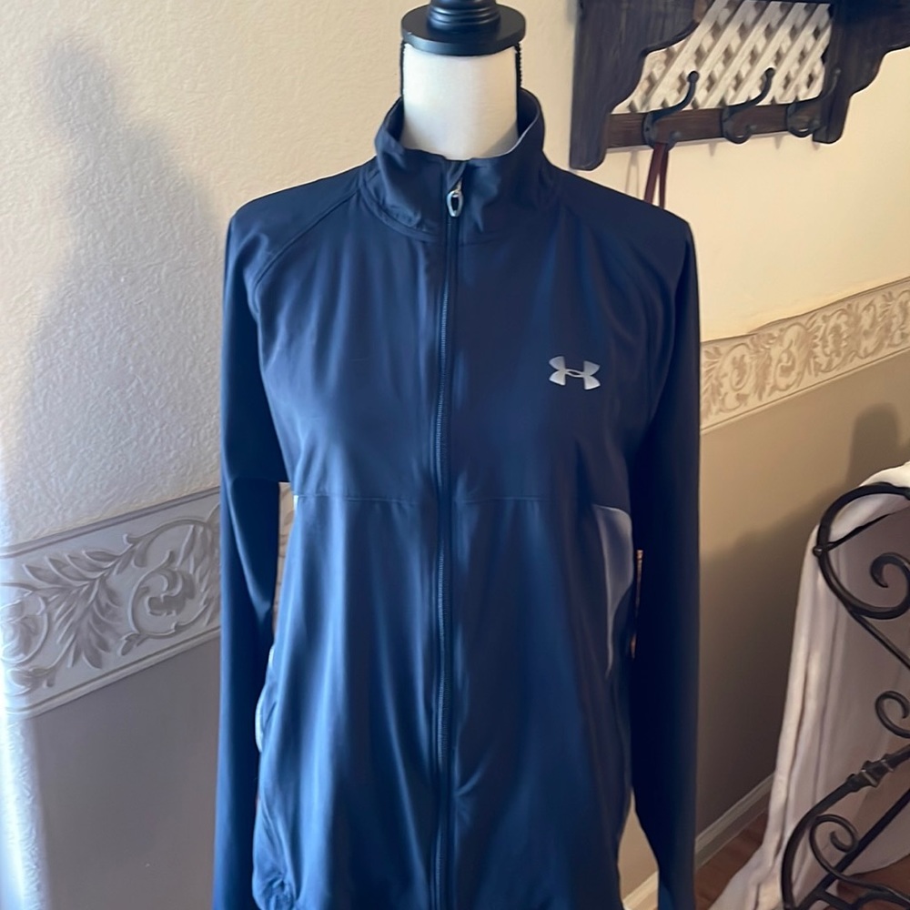Black and gray Under Armor light weight jacket